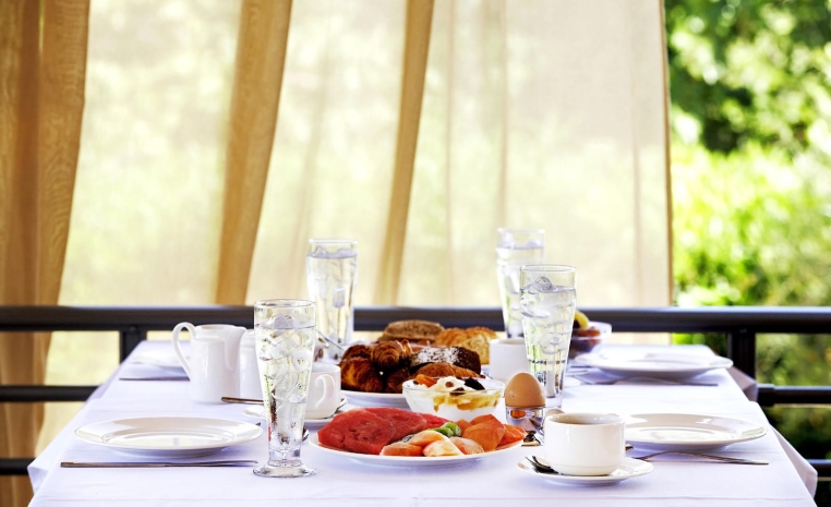 TUI Berlin, Sommer, Griechenland, Mittelmeer, Expertentipp, Luxushotel, Strandurlaub, TUI Family Life Doryssa Seaside Resort, Atrium, Skiathos Palace