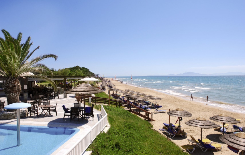 Pool und Strand im ROBINSON Club Kyllini
