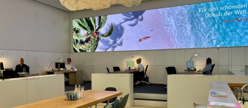 World of TUI Berlin Team Büro