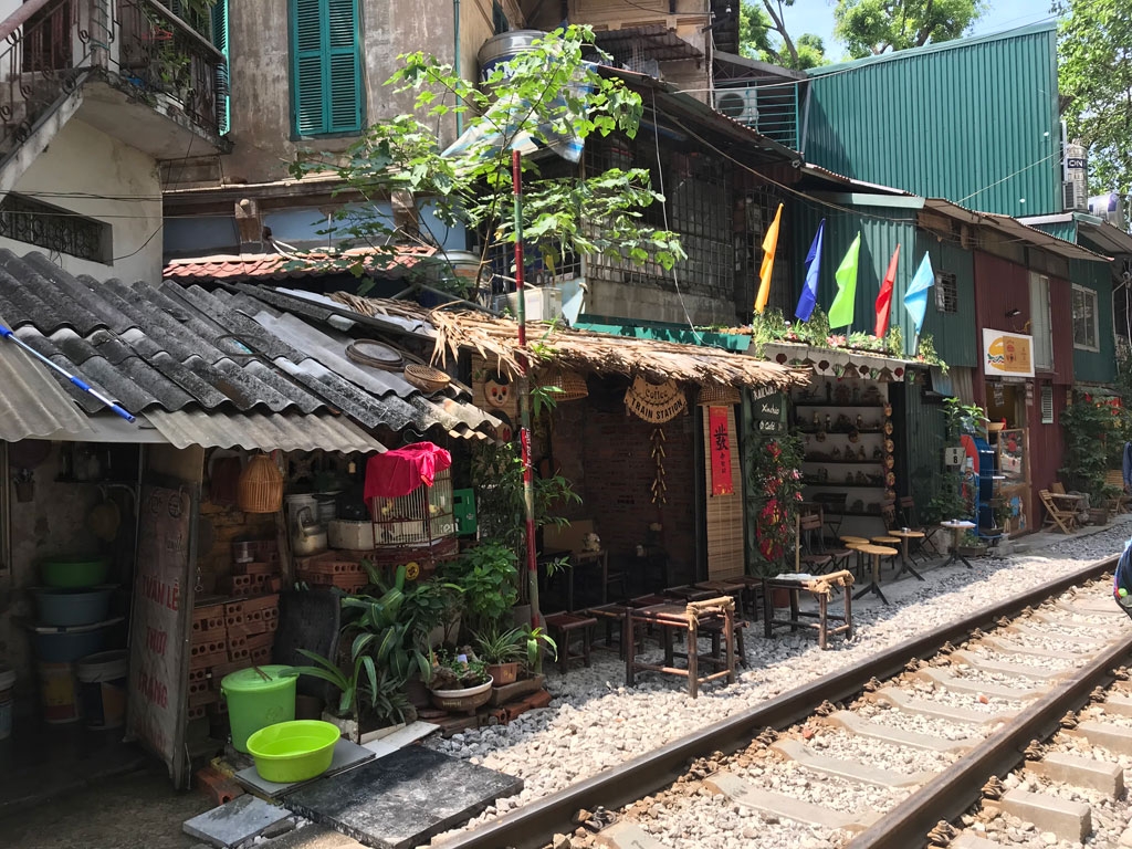 Hanoi Train Road, Vietnam - World of TUI Berlin Reisebericht