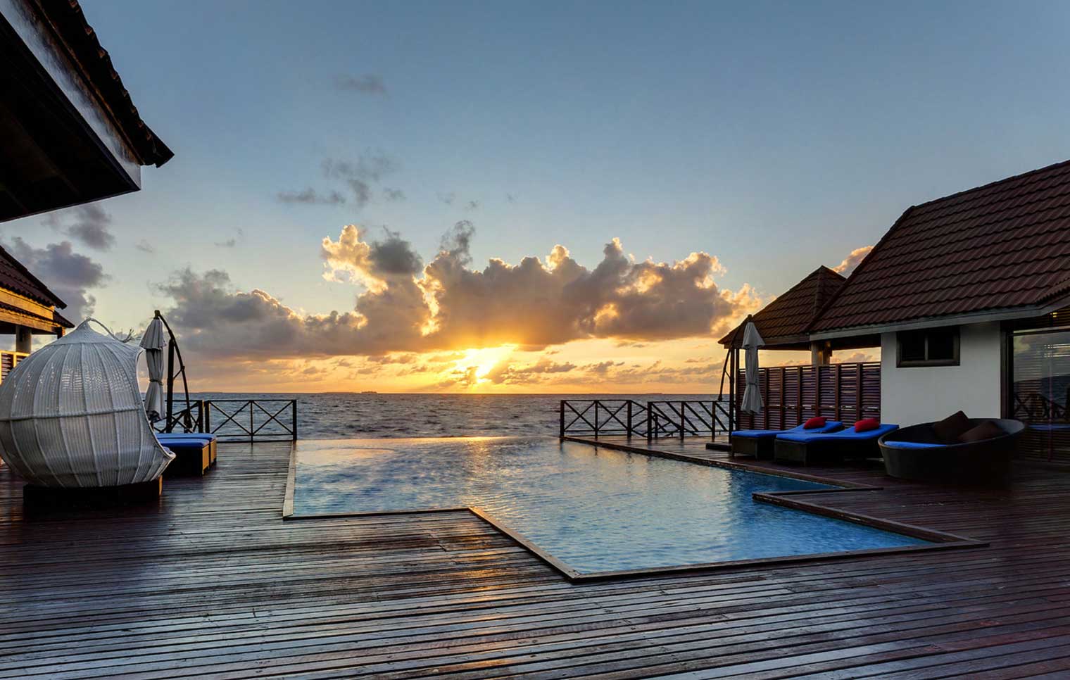 TUI, World of TUI, Berlin, Reisebuero, Rabatte, Angebote, Deals, Strandurlaub, Sonne, Meer, TUI Hotels, ROBINSO, SENSIMAR, MAGIC LIFE, best FAMILY