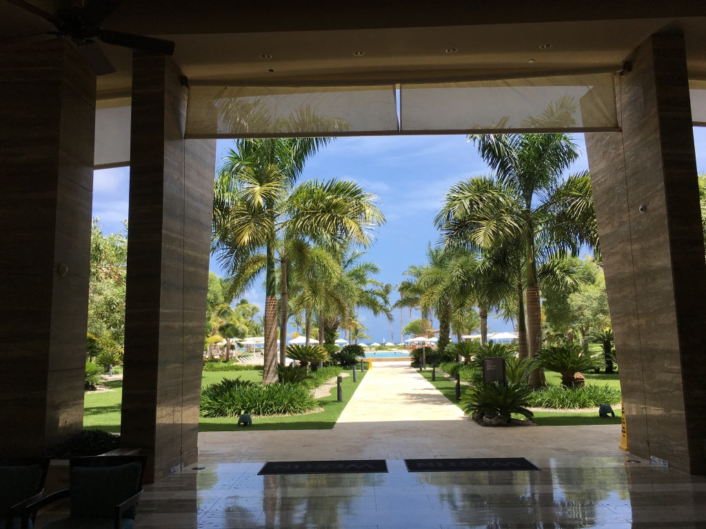 Lobby im Westin Punta Cana Resort & Club - World of TUI Berlin Reisebericht