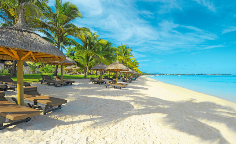 Traumhafter Sandstrand im Trou aux Biches Beachcomber Golf Resort