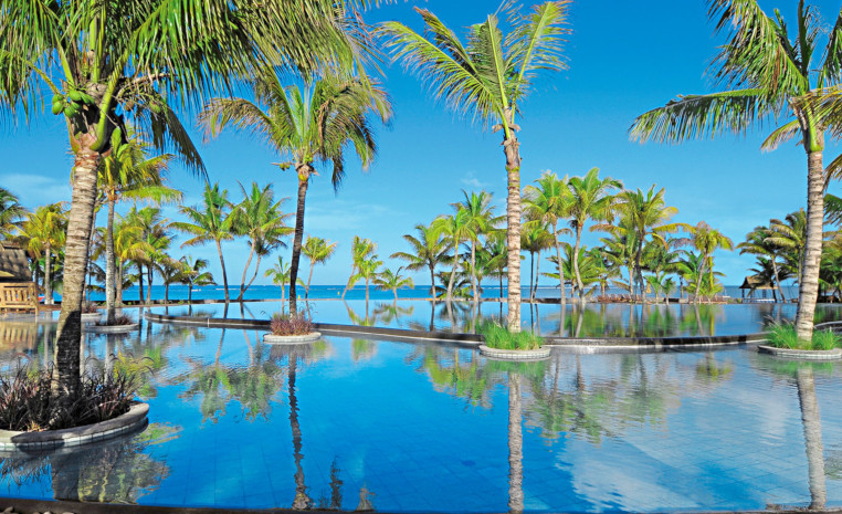 Poolbereich im Trou aux Biches Beachcomber Golf Resort