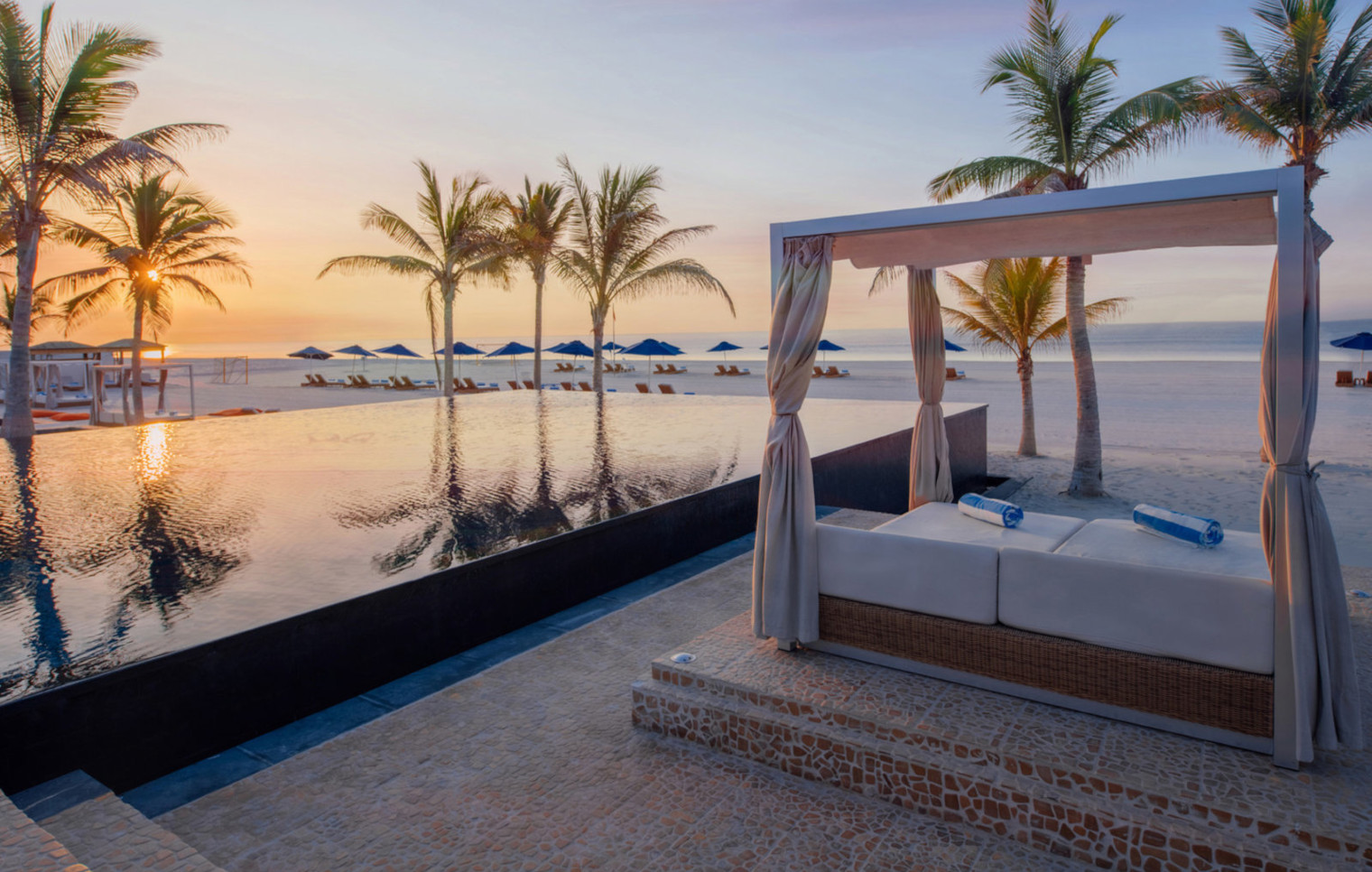 Infinitypool im Al Baleed Resort