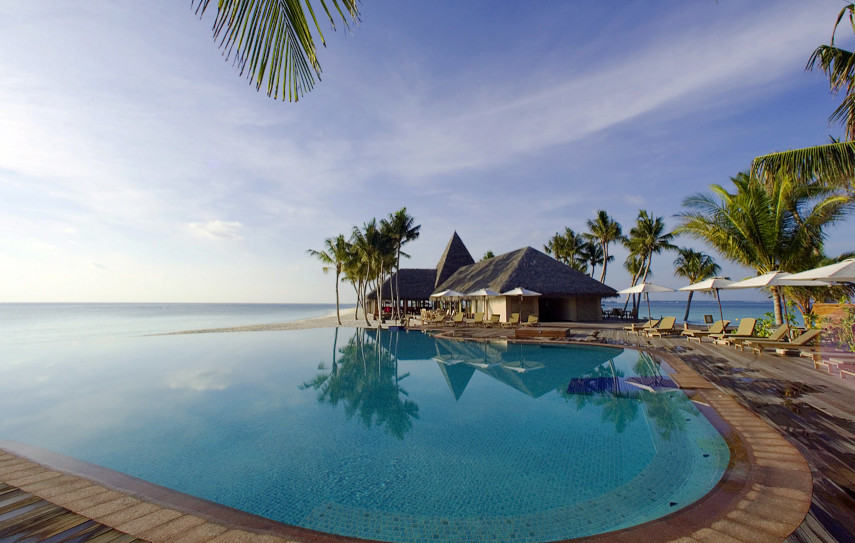 Infinitypool im Veligandu Island